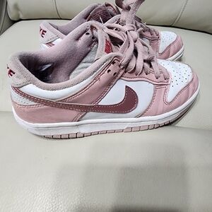 Nike Women’s Low-Top Sneakers - Pink White